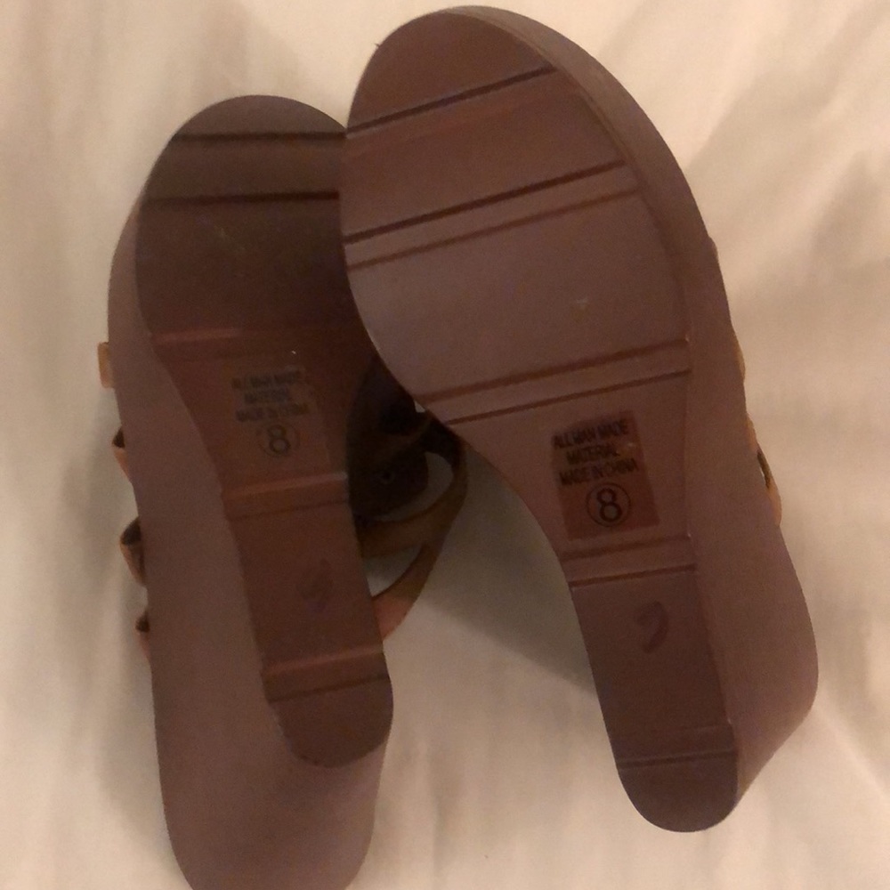 Soda sandals, size 8 worn once - Picture 3 of 3